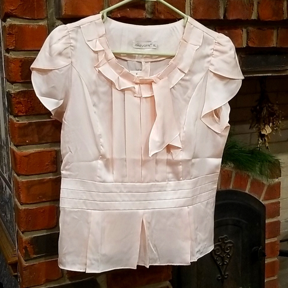 Haevofri satin pleated top - Picture 2 of 4